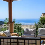 Raphael Villa