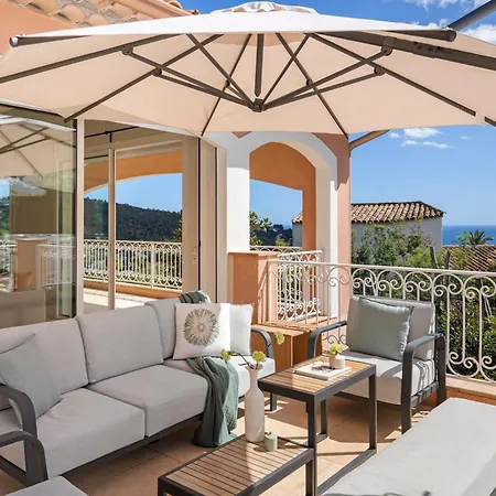 Villa Raphael *