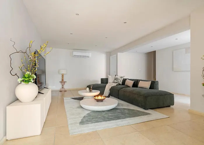 Raphael ヴィラ レ・ズィサンブル