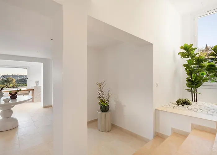 Raphael ヴィラ レ・ズィサンブル