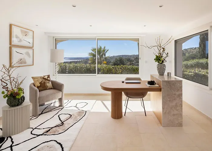 ヴィラ Raphael レ・ズィサンブル