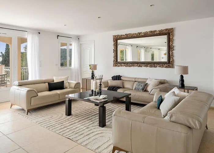 Raphael ヴィラ レ・ズィサンブル