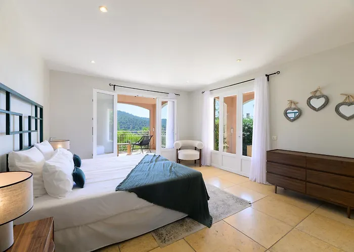 Raphael ヴィラ レ・ズィサンブル